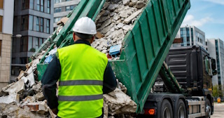 Вывоз строительного мусора в Невинномысске: услуги лицензированной компании — ПроМусор